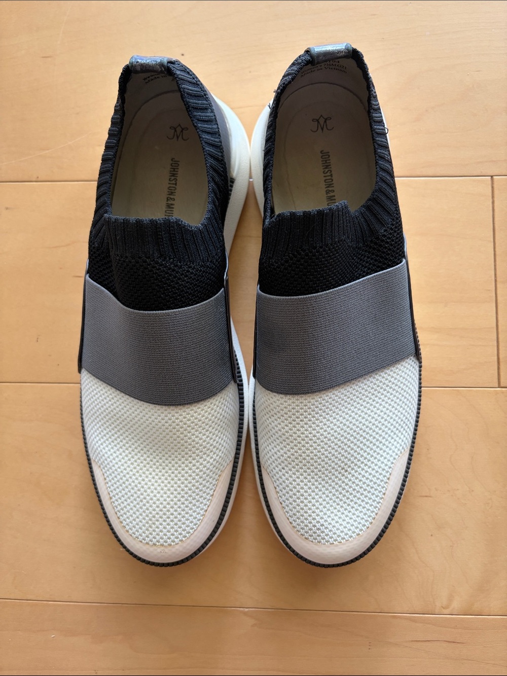 Johnston & Murphy Knit Slip-On Sneakers in Black, Gray & White size 71/2 Medium